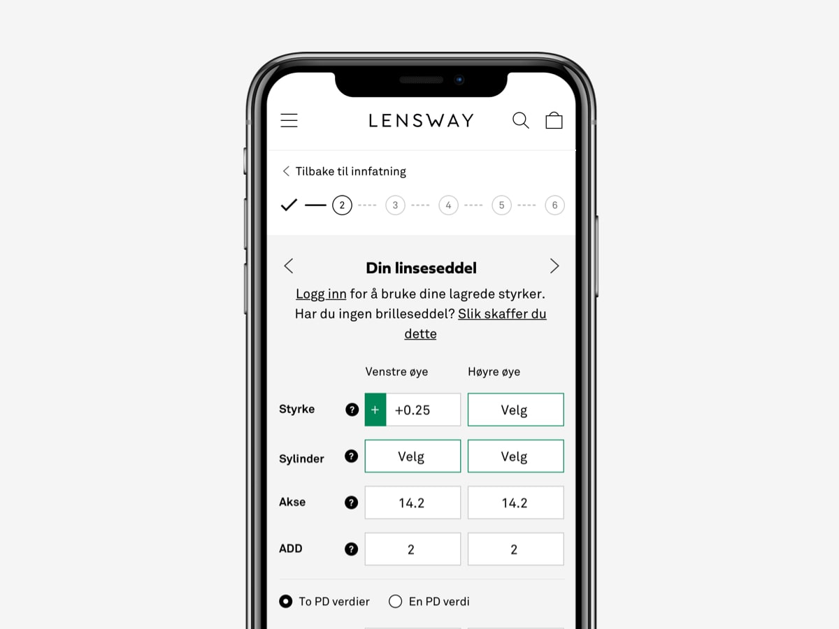 Mobiltelefonen viser siden der du fyller ut opplysninger for brilloresept på Lensways nettside.
