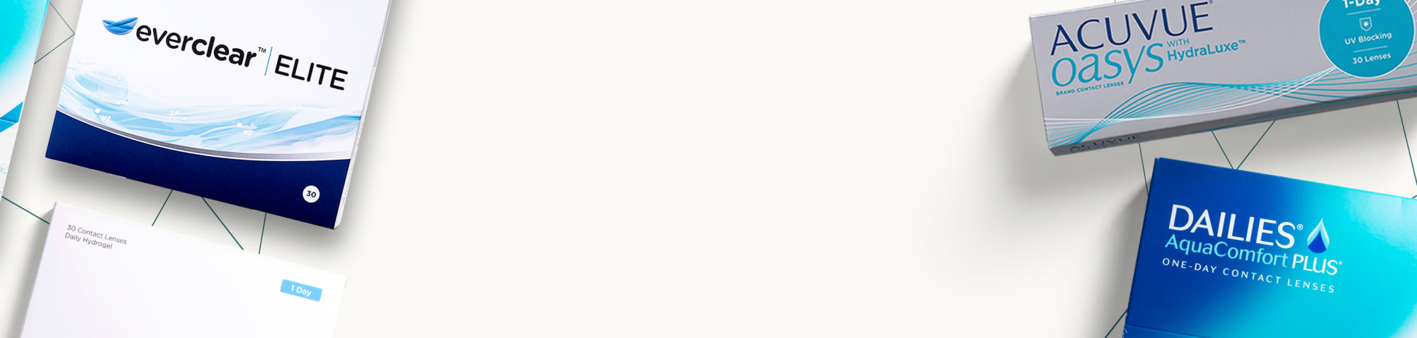 Eri merkkisiä piilolinssipakkauksia, kuten everclear ELITE, ACUVUE OASYS 1-Day ja DAILIES AquaComfort PLUS, aseteltuna valkoisen taustan reunoille.